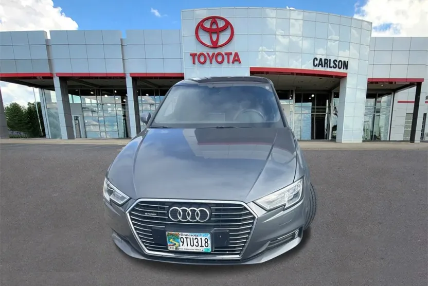 2017 Audi A3 E-tron Premium photo 1