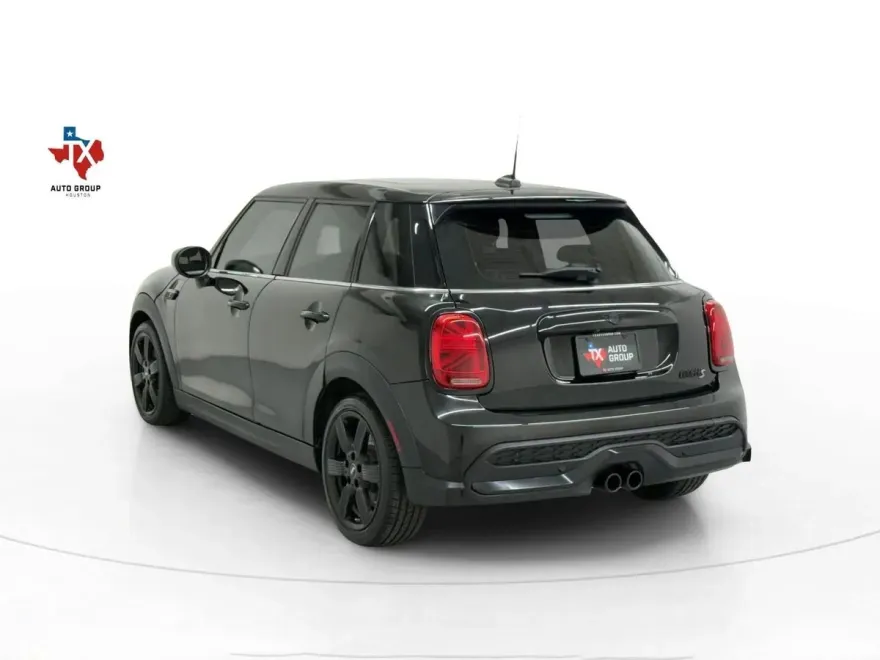 2022 Mini Cooper 4 Door Hardtop S photo 1