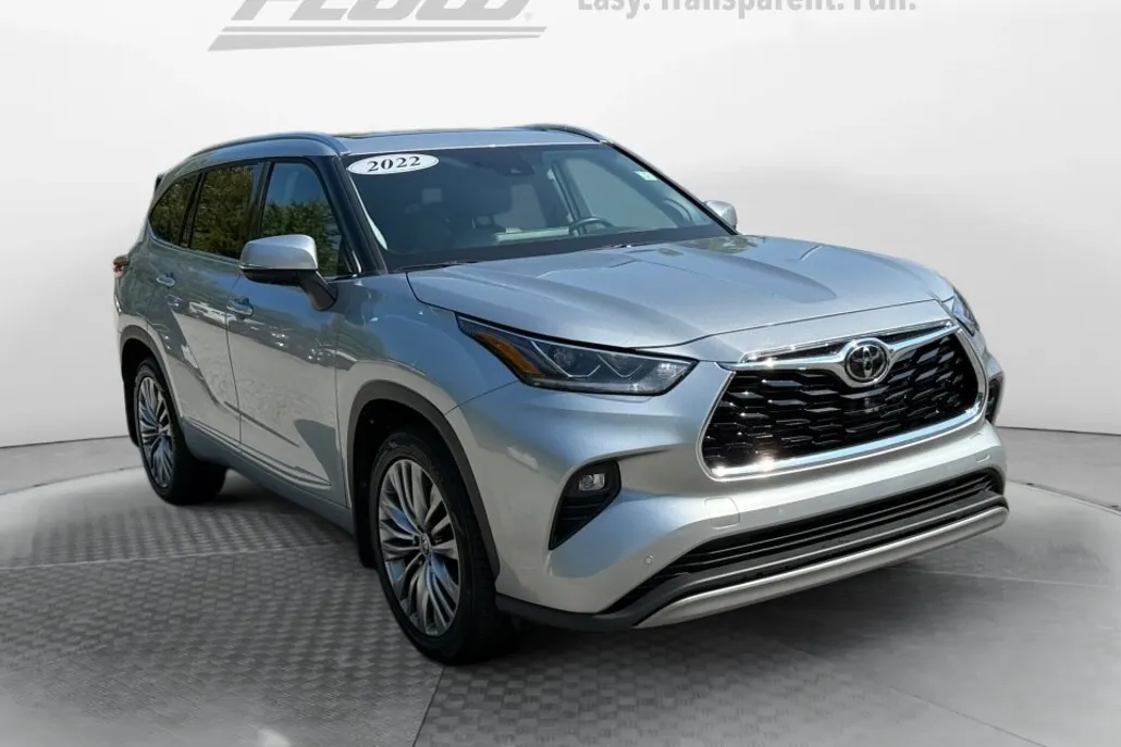 2022 Toyota Highlander Platinum photo 1
