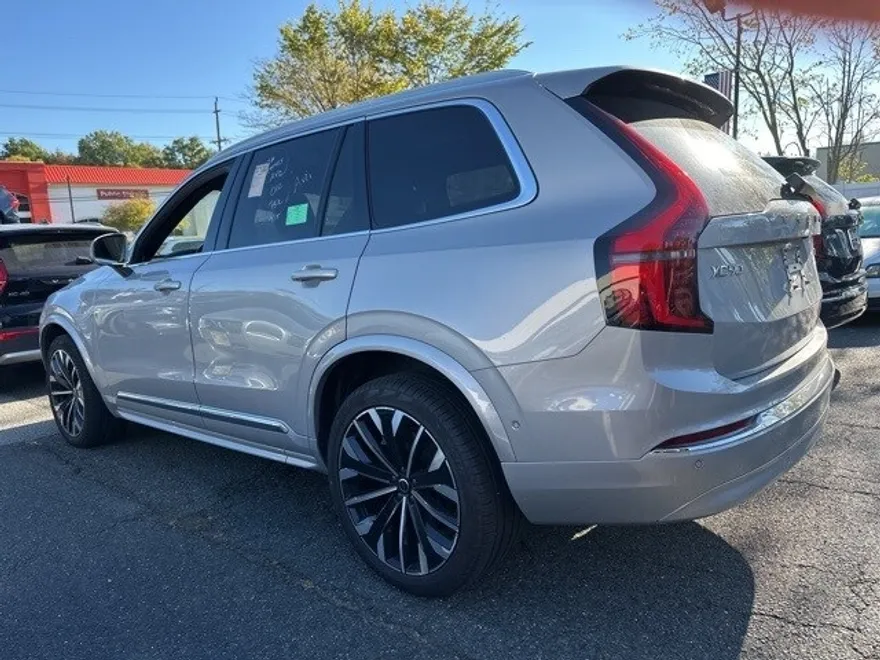 2025 Volvo XC90 Plus photo 1