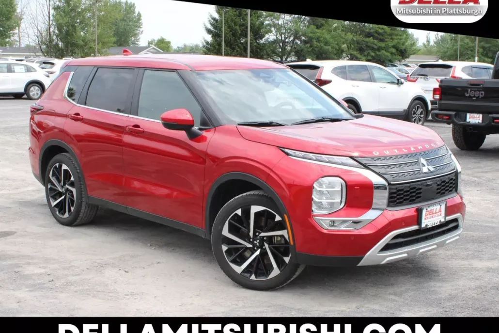 2024 Mitsubishi Outlander SE photo 1