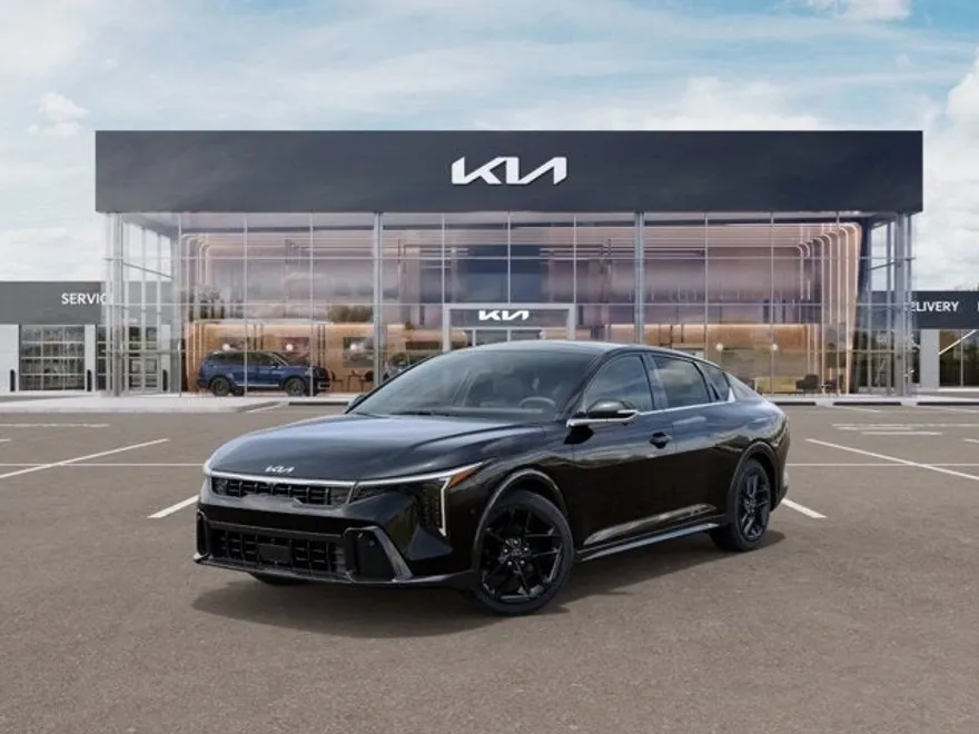 2025 Kia K4 GT-Line Turbo photo 1