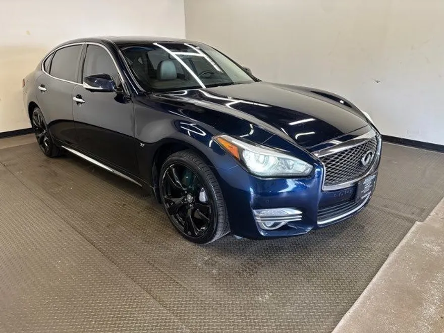 2015 Infiniti Q70L 3.7 photo 1