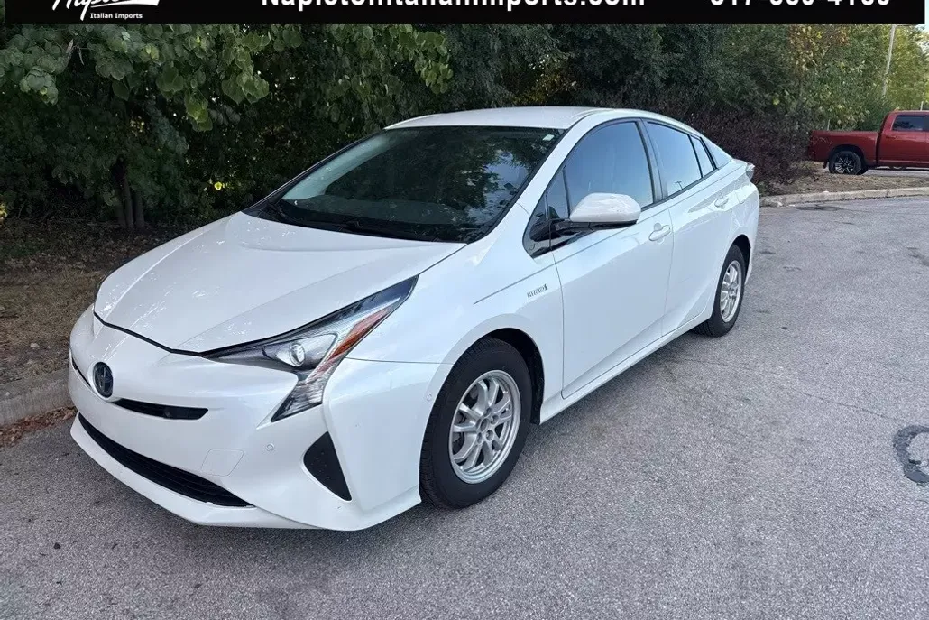 2018 Toyota Prius Four photo 1