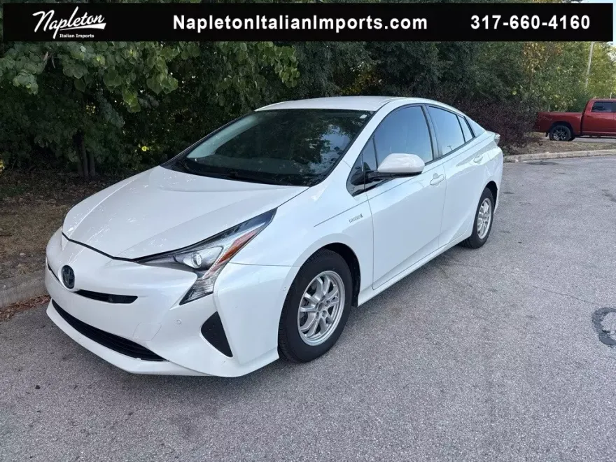 2018 Toyota Prius Four photo 1