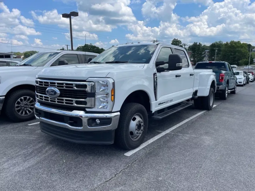 2024 Ford F-350 XLT photo 1