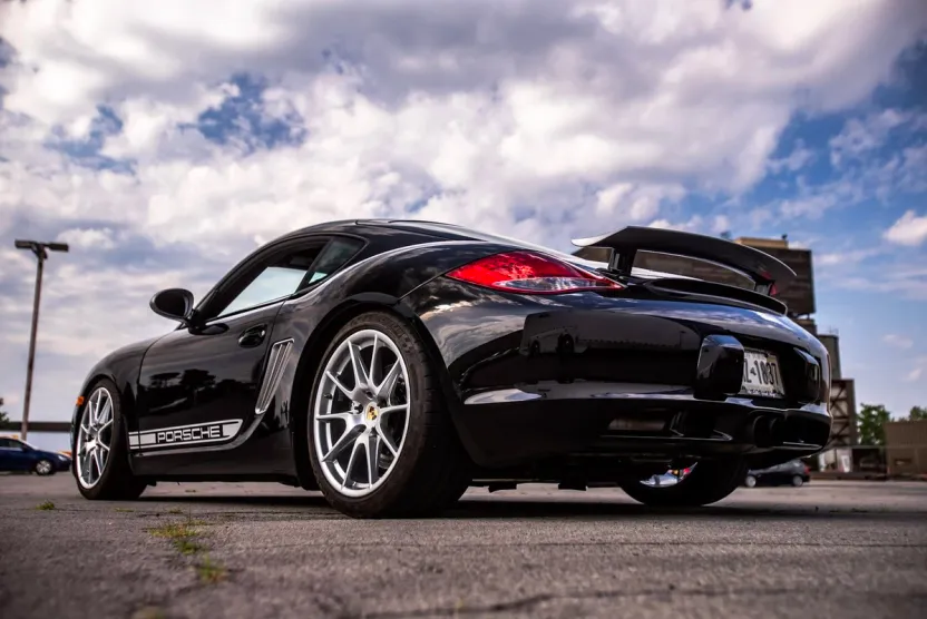 2012 Porsche Cayman R photo 1