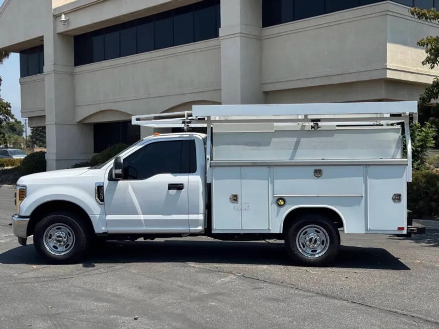 2018 Ford F-350 XL photo 1