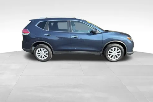 2016 Nissan Rogue S photo 2