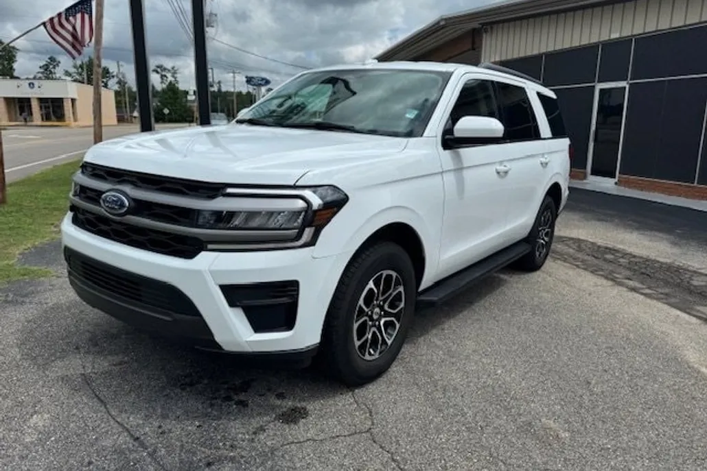 2024 Ford Expedition XLT photo 1