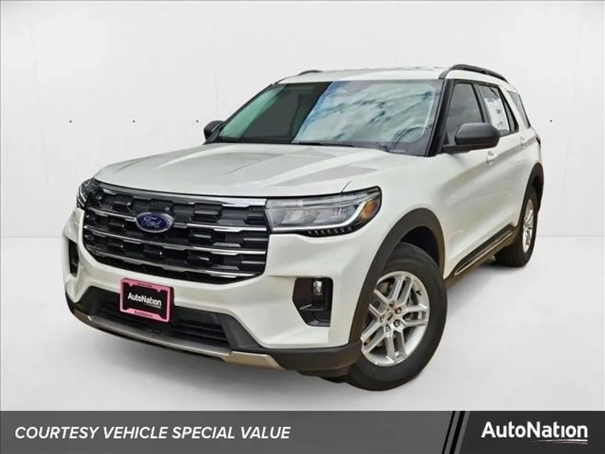 2025 Ford Explorer photo 1