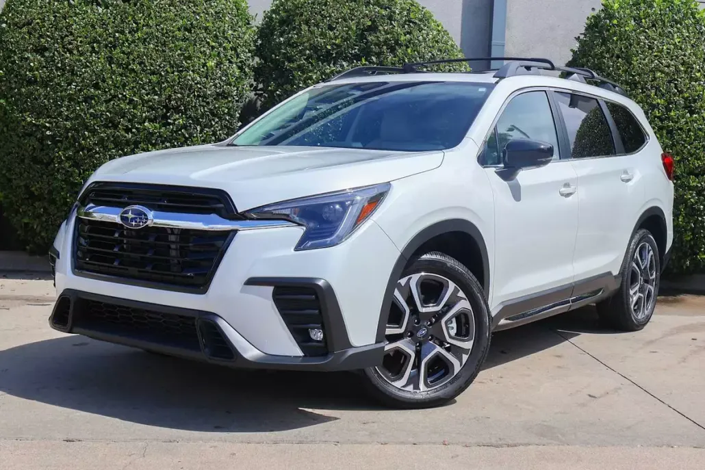 2025 Subaru Ascent Limited photo 1