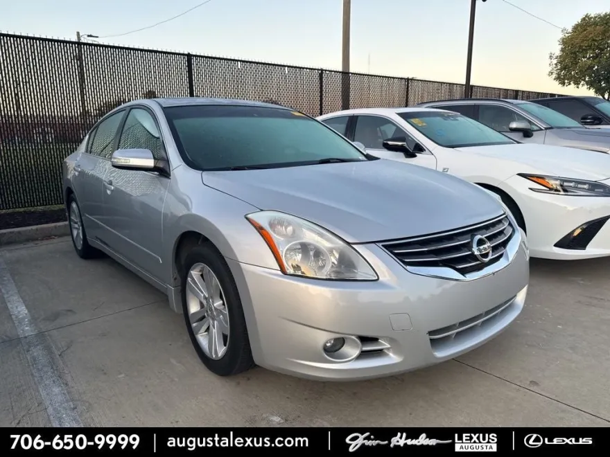 2012 Nissan Altima 3.5 SR photo 1