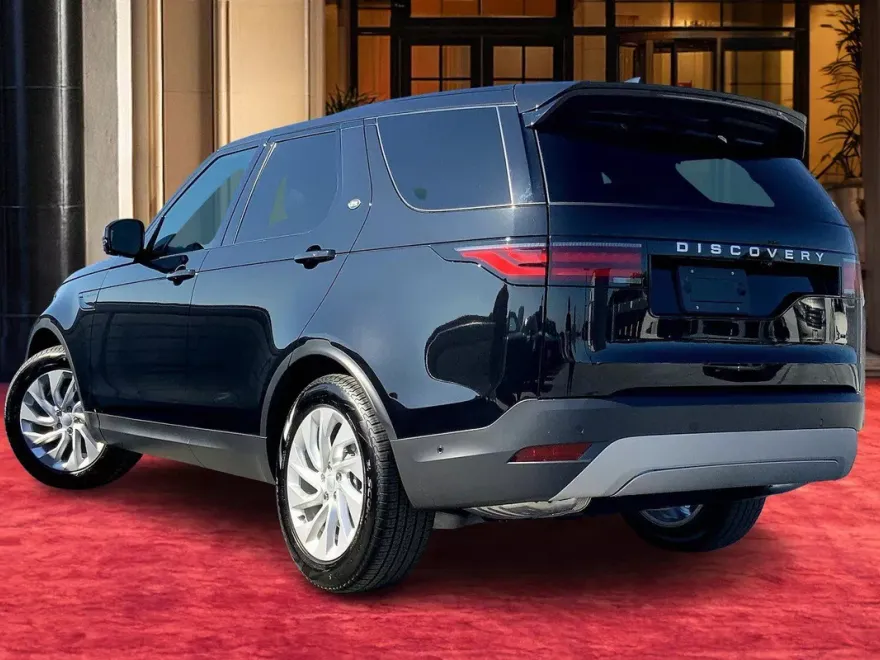 2025 Land Rover Discovery S photo 1