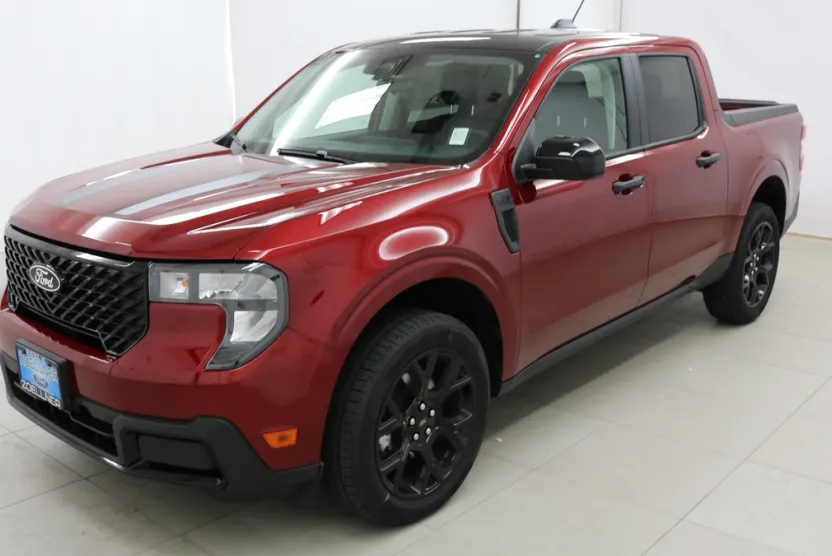 2025 Ford Maverick XLT photo 1