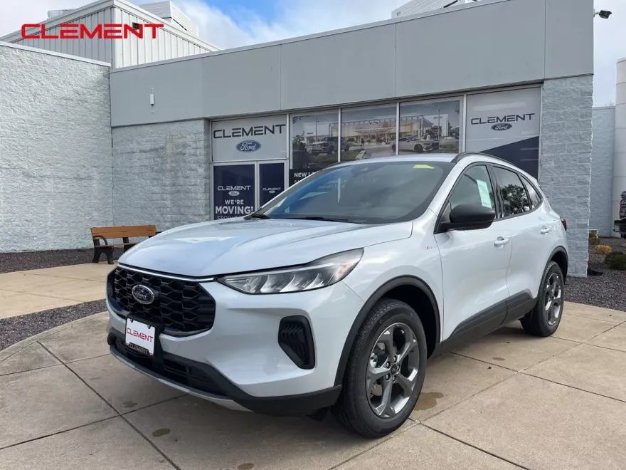 2025 Ford Escape ST-Line photo 1