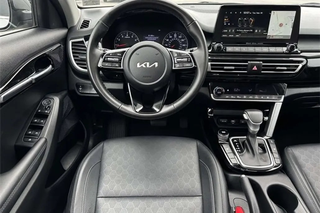 2022 Kia Seltos EX photo 1