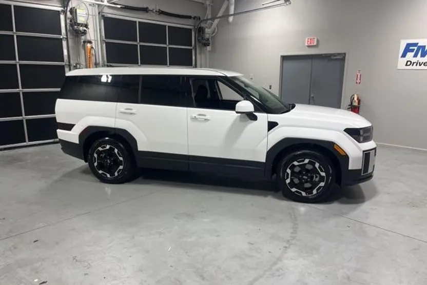 2026 Hyundai Santa Fe SE photo 1