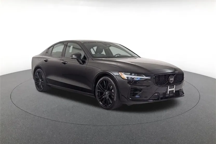 2024 Volvo S60 T8 Plus Black Edition photo 1