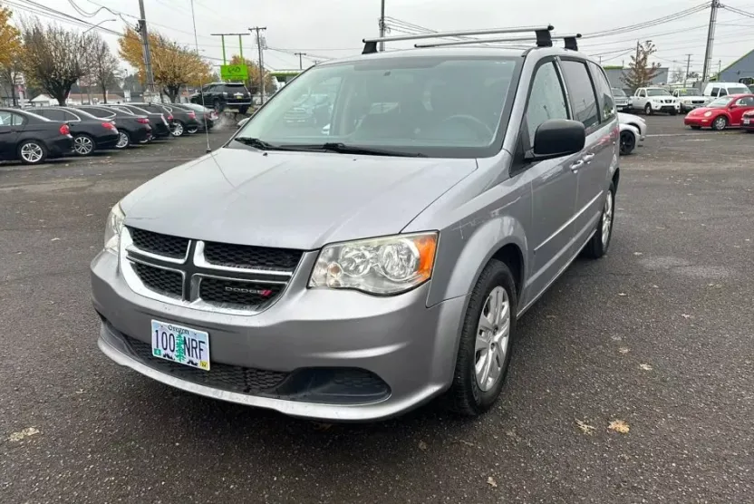 2015 Dodge Grand Caravan photo 1