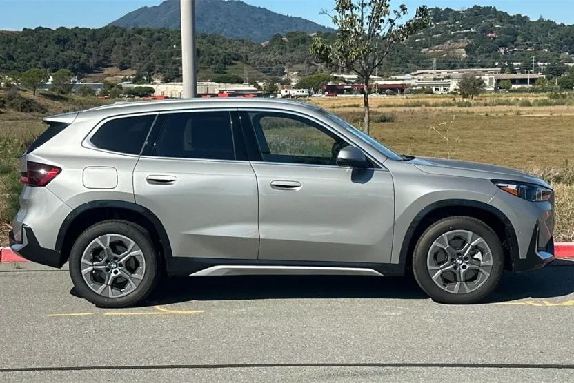 2025 Bmw X1 XDrive28i photo 1