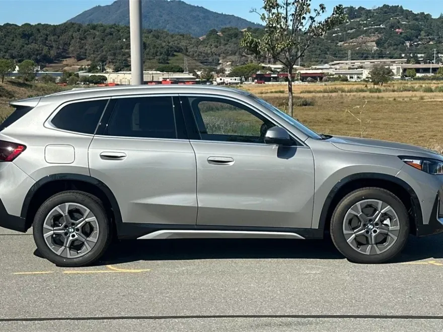 2025 Bmw X1 XDrive28i photo 1