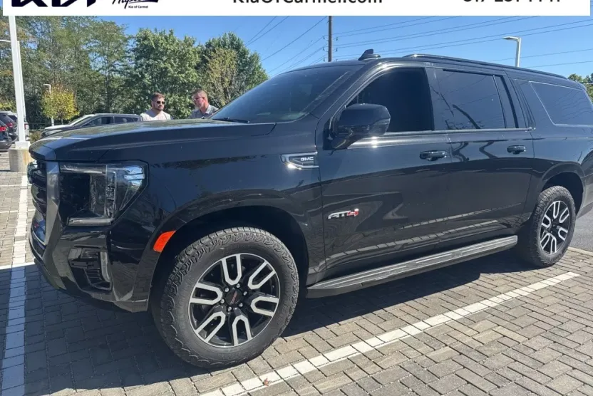 2024 Gmc Yukon XL AT4 photo 1