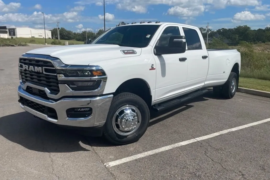 2026 Ram 3500 Tradesman photo 1