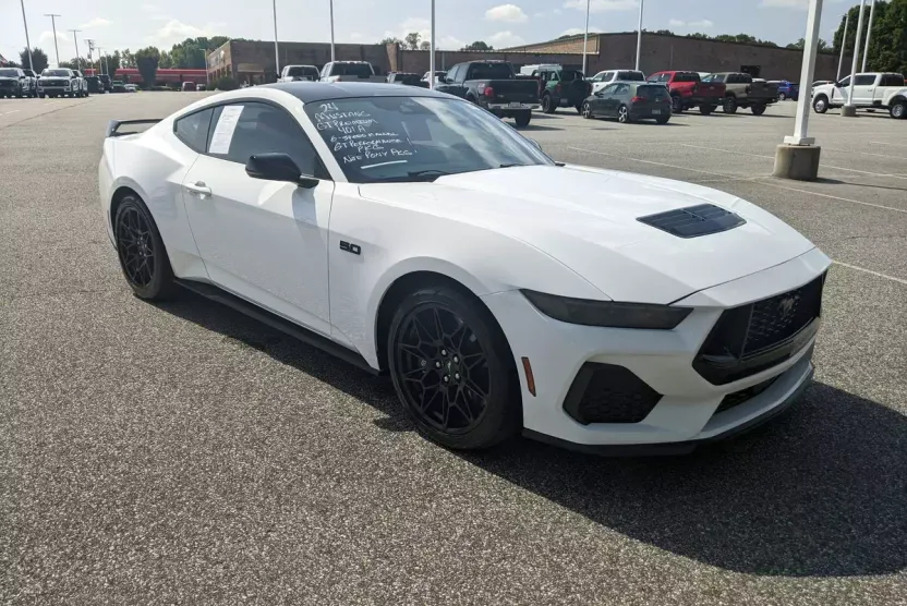 2024 Ford Mustang GT Premium photo 1