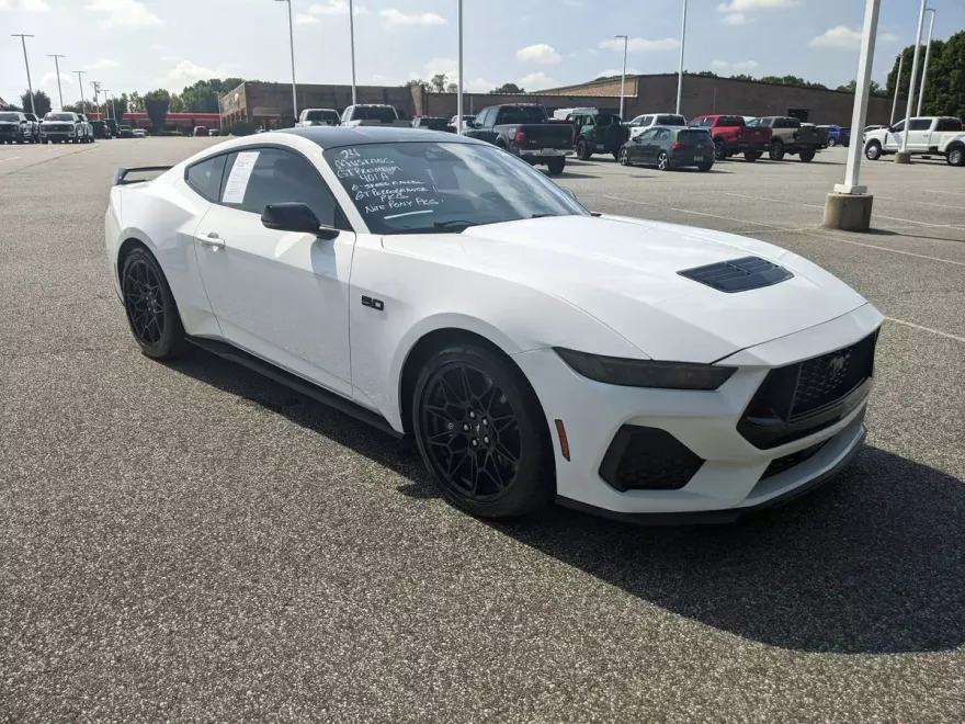 2024 Ford Mustang GT Premium photo 1