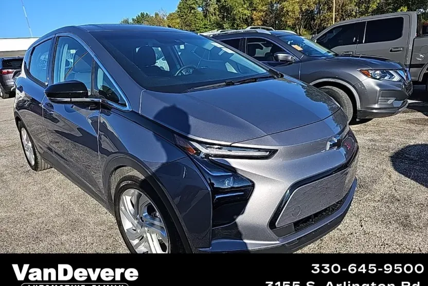 2023 Chevrolet Bolt EV 1LT photo 1
