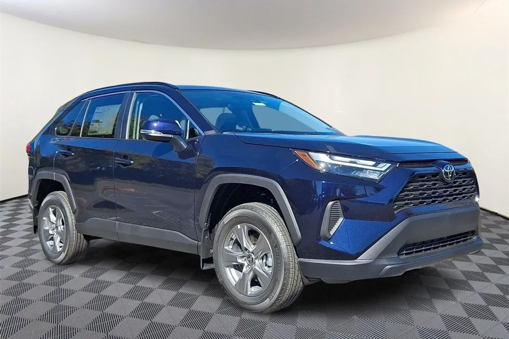 2025 Toyota RAV4 XLE photo 1