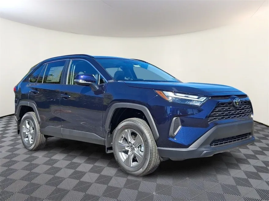 2025 Toyota RAV4 XLE photo 1