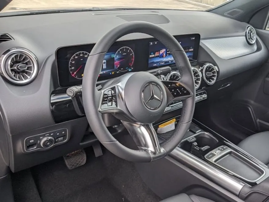 2026 Mercedes Benz GLA 250 photo 1