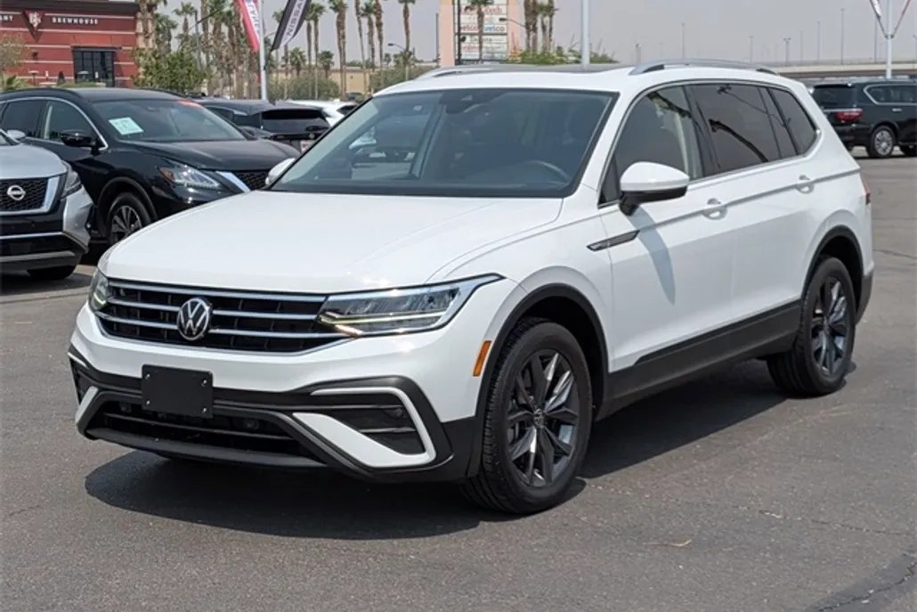 2022 Volkswagen Tiguan SE photo 1