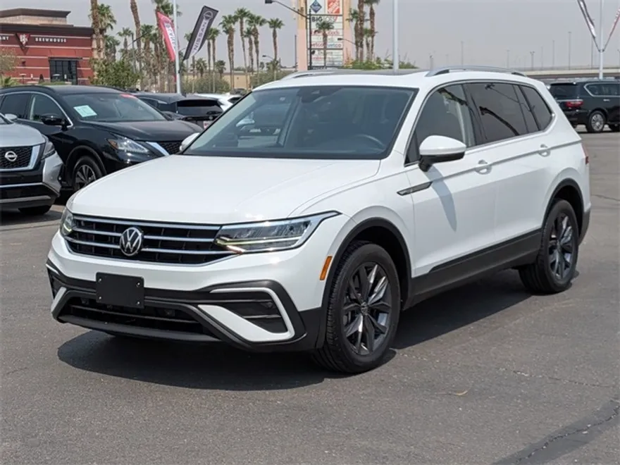 2022 Volkswagen Tiguan SE photo 1