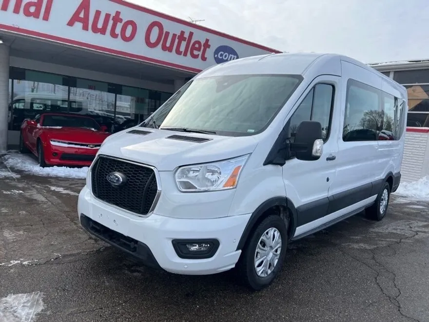 2022 Ford Transit XLT photo 1