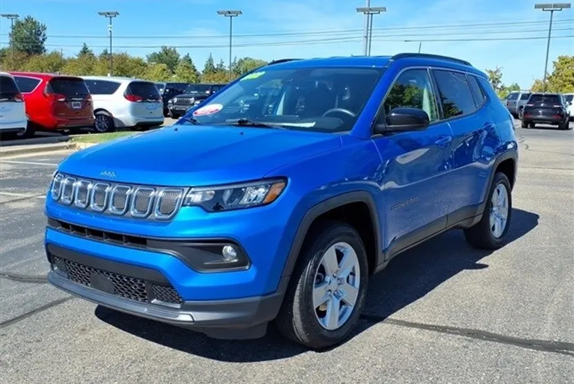 2022 Jeep Compass Latitude photo 1