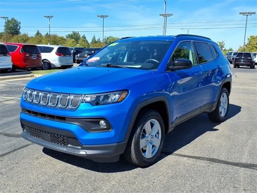2022 Jeep Compass Latitude photo 1