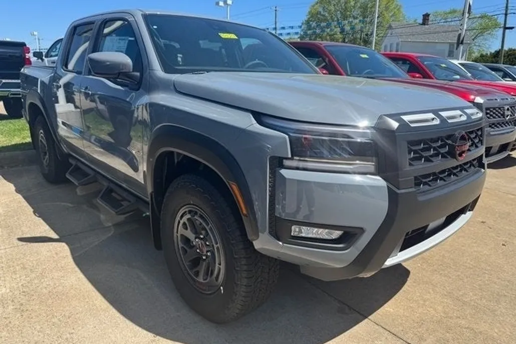 2025 Nissan Frontier Crew Cab PRO-4X photo 1
