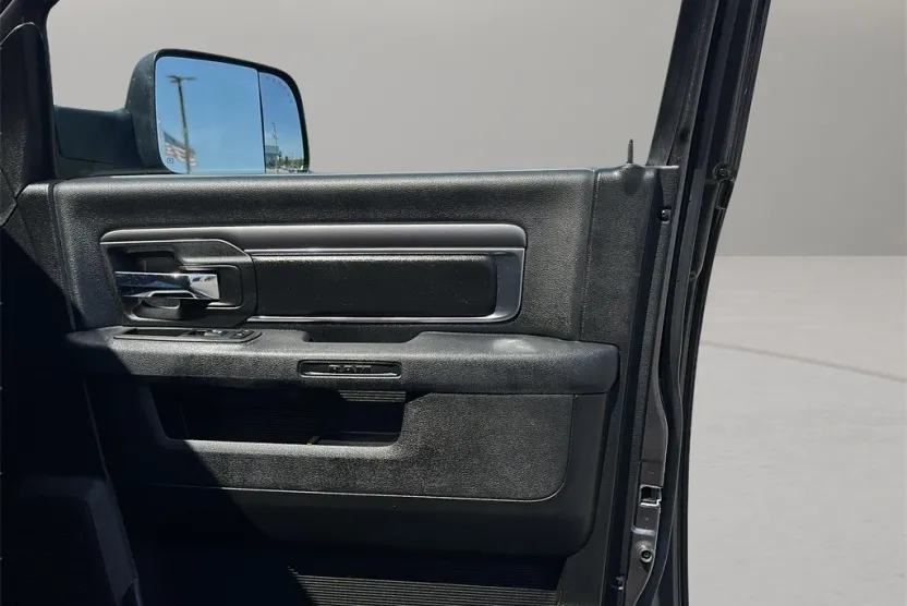 2021 Ram 1500 Classic Warlock photo 1