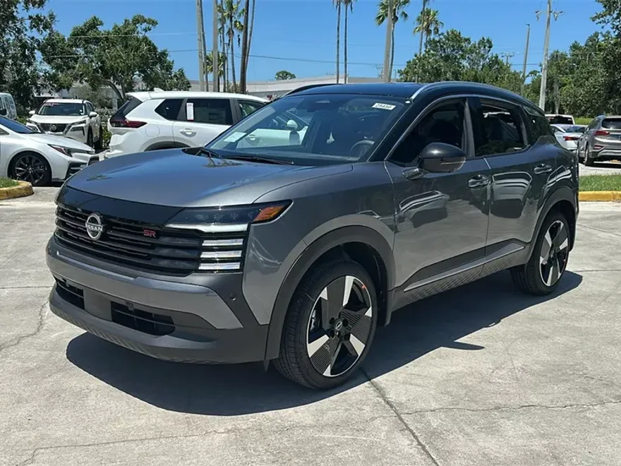 2025 Nissan Kicks SR photo 1