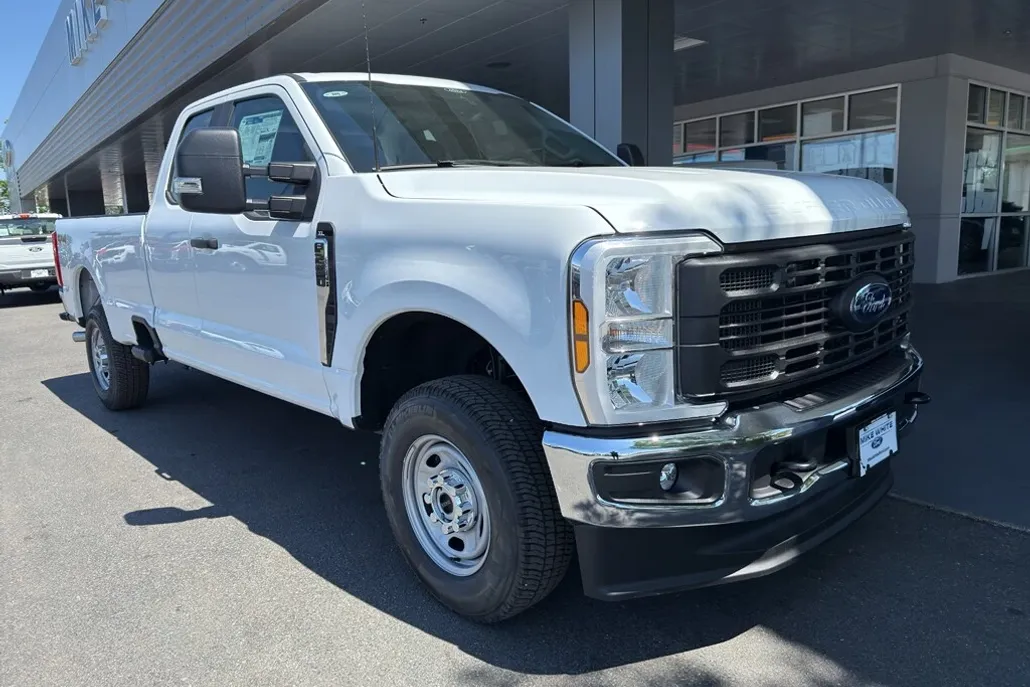 2025 Ford F-250 XL photo 1