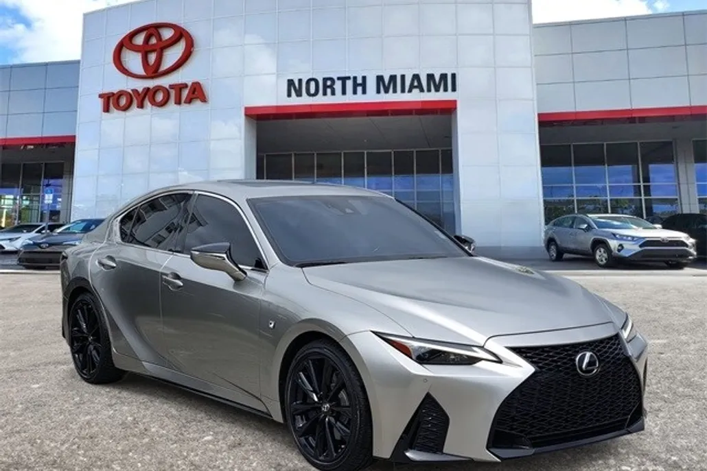 2022 Lexus IS 350 F SPORT photo 1
