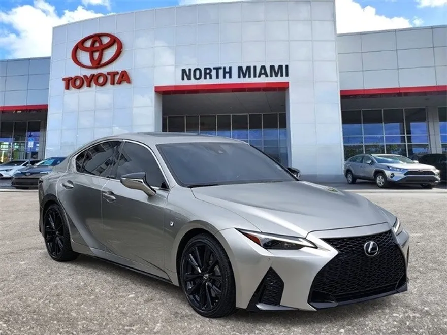 2022 Lexus IS 350 F SPORT photo 1