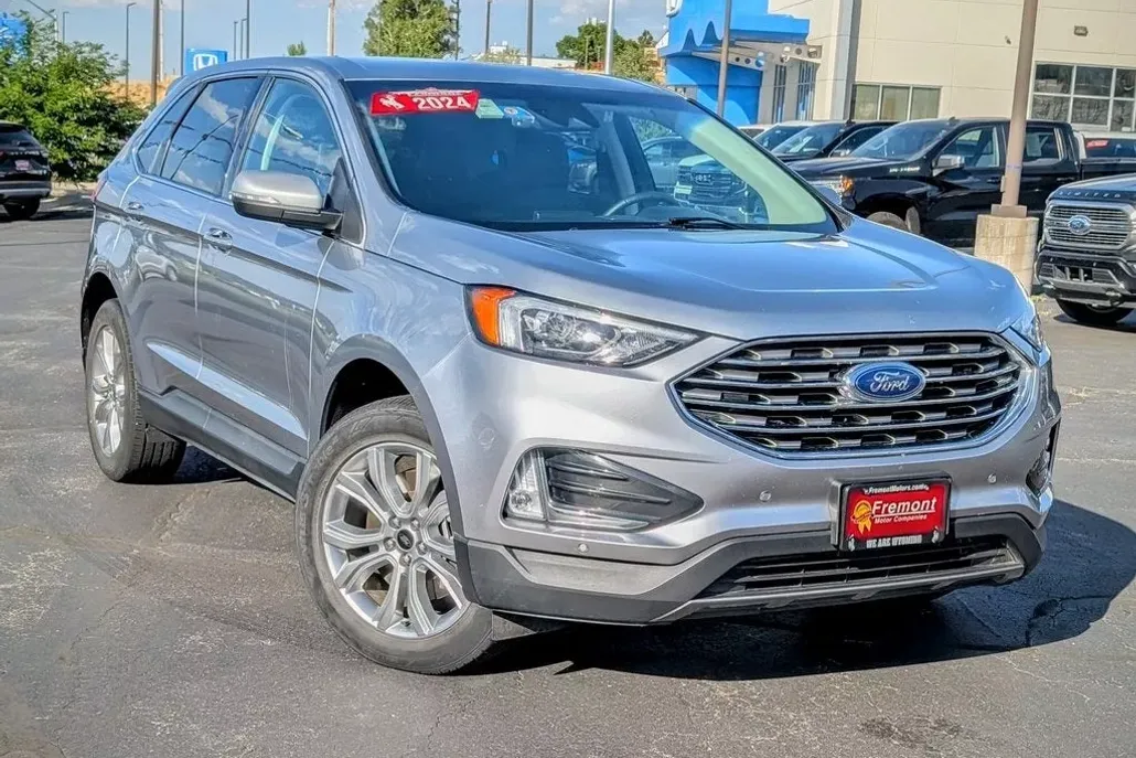 2024 Ford Edge Titanium photo 1