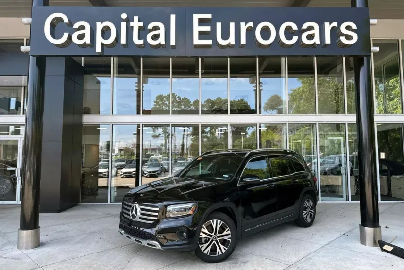 2024 Mercedes Benz GLB 250 photo 1