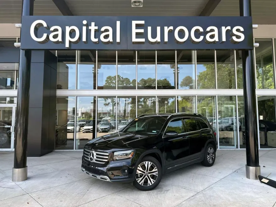 2024 Mercedes Benz GLB 250 photo 1