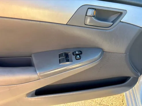 2004 Toyota Camry Solara SE photo 4
