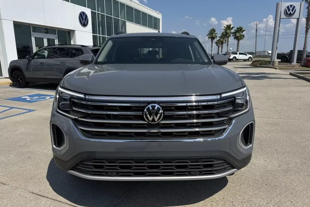 2026 Volkswagen Atlas SE Technology photo 1